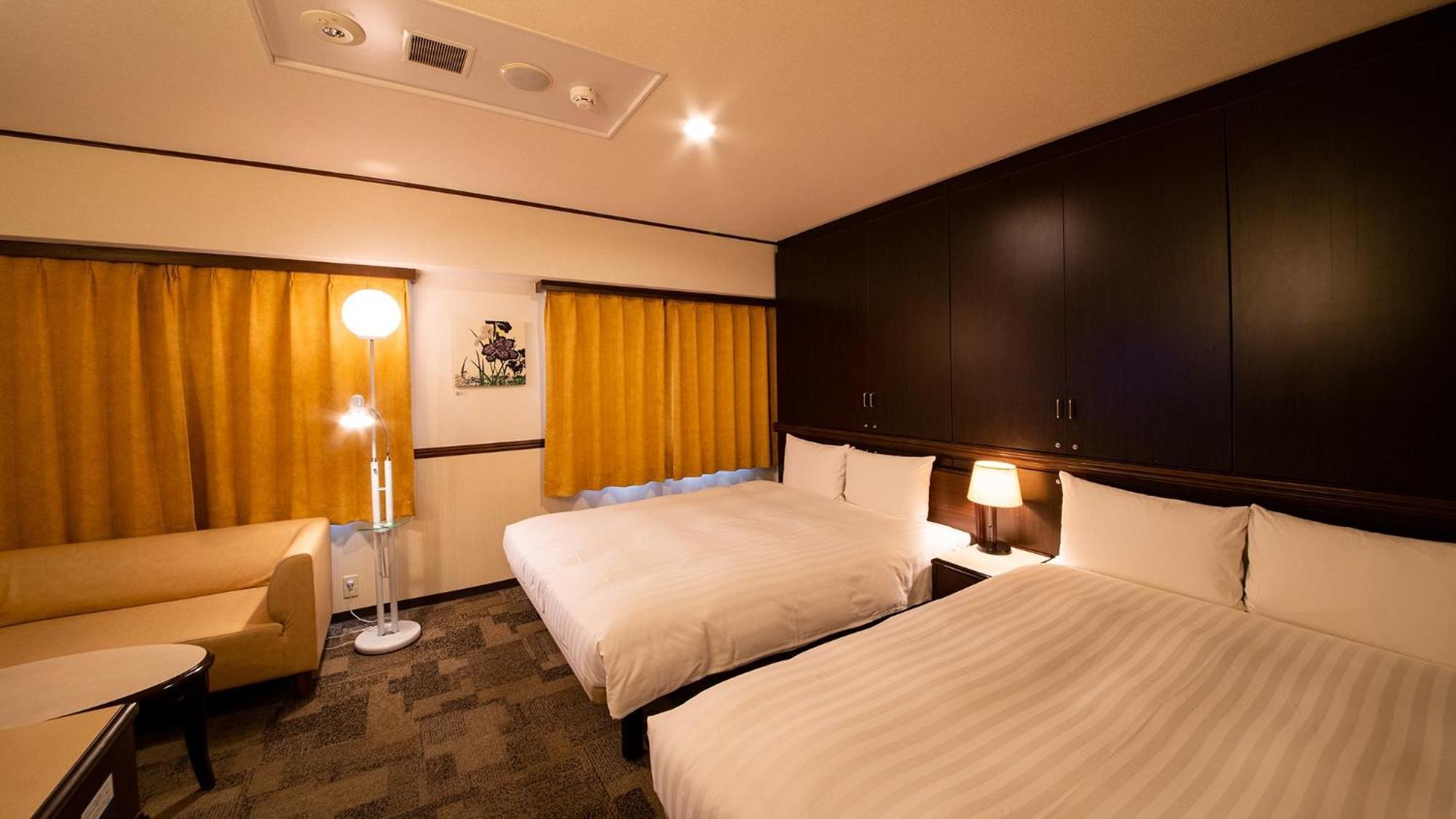 Toyoko Tokyo Fussa Ekimae Higashi Guchi 3*