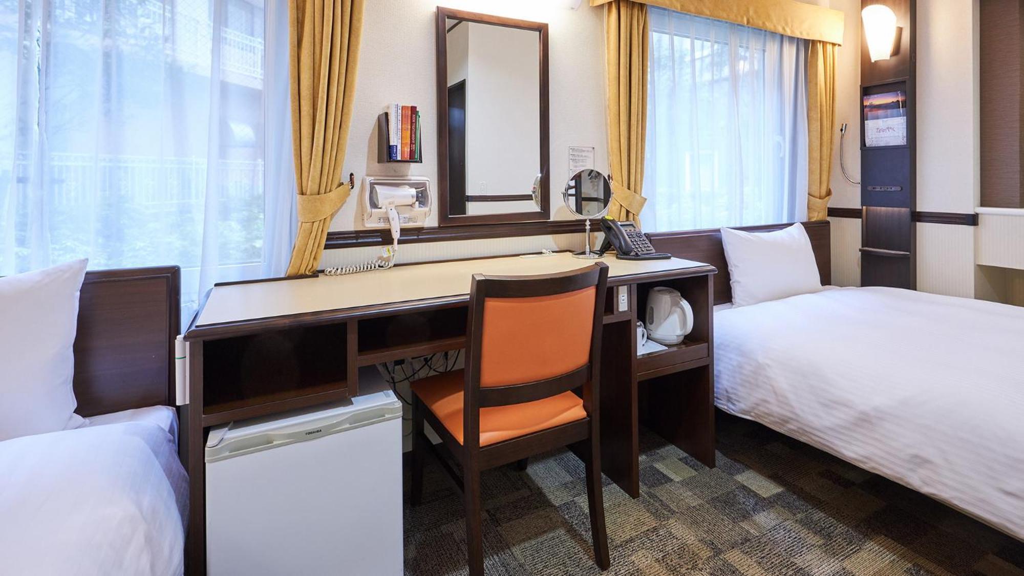 Toyoko Tokyo Fussa Ekimae Higashi Guchi Hotel